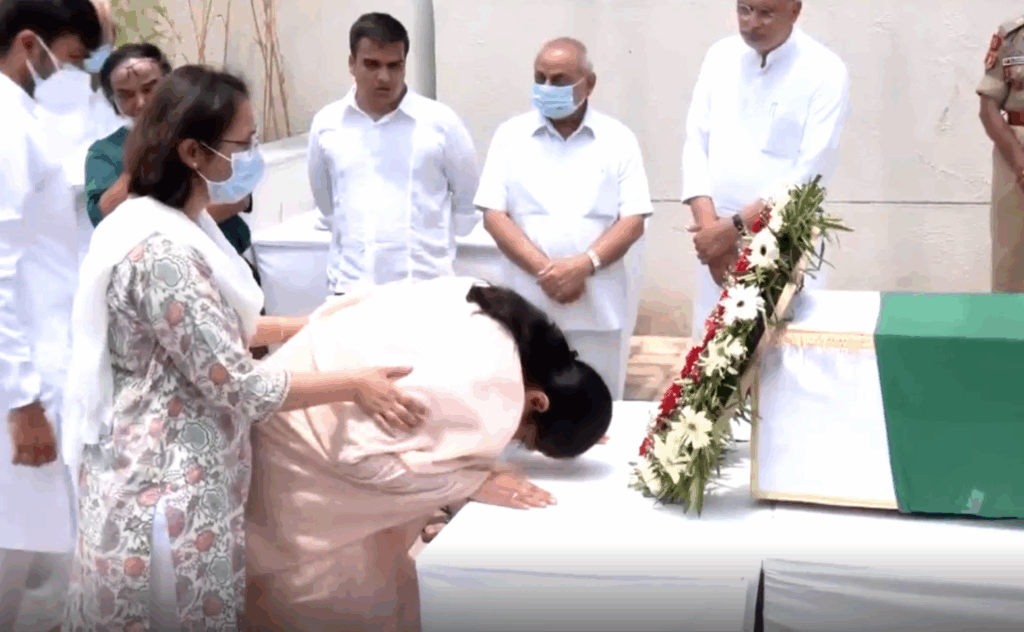 EX CM Vijay Rupani's Wife