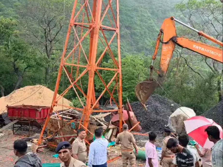GUJARAT पावागढ़ में बड़ा हादसा